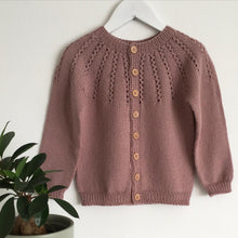 Last inn bildet i Galleri-visningsprogrammet, Siren jakke 18-24 mnd - håndlaget