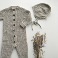 Last inn bildet i Galleri-visningsprogrammet, Alberta heldress med kyse 9 mnd (tynn versjon) - håndlaget